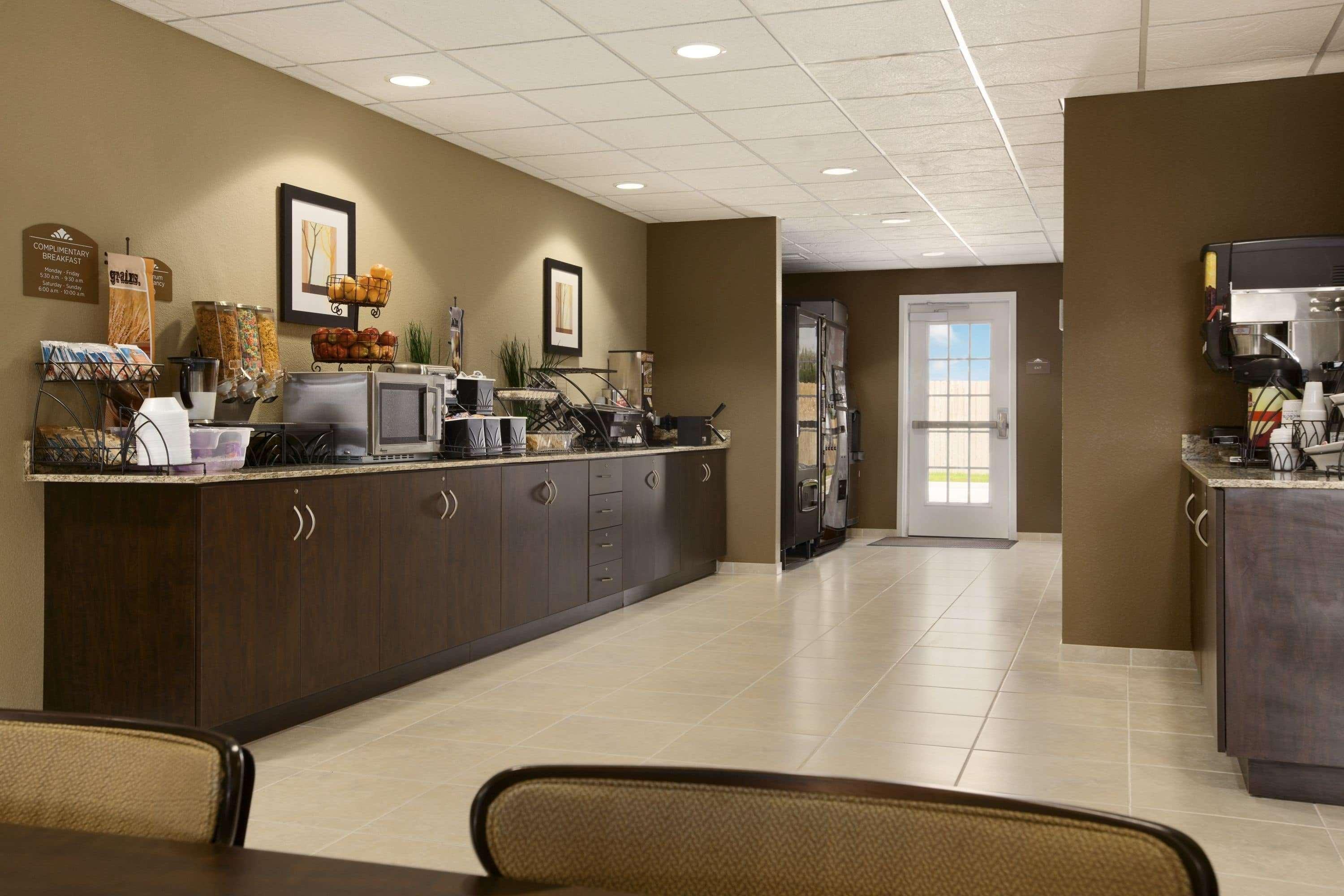 Microtel Inn & Suites Kenedy Exterior photo
