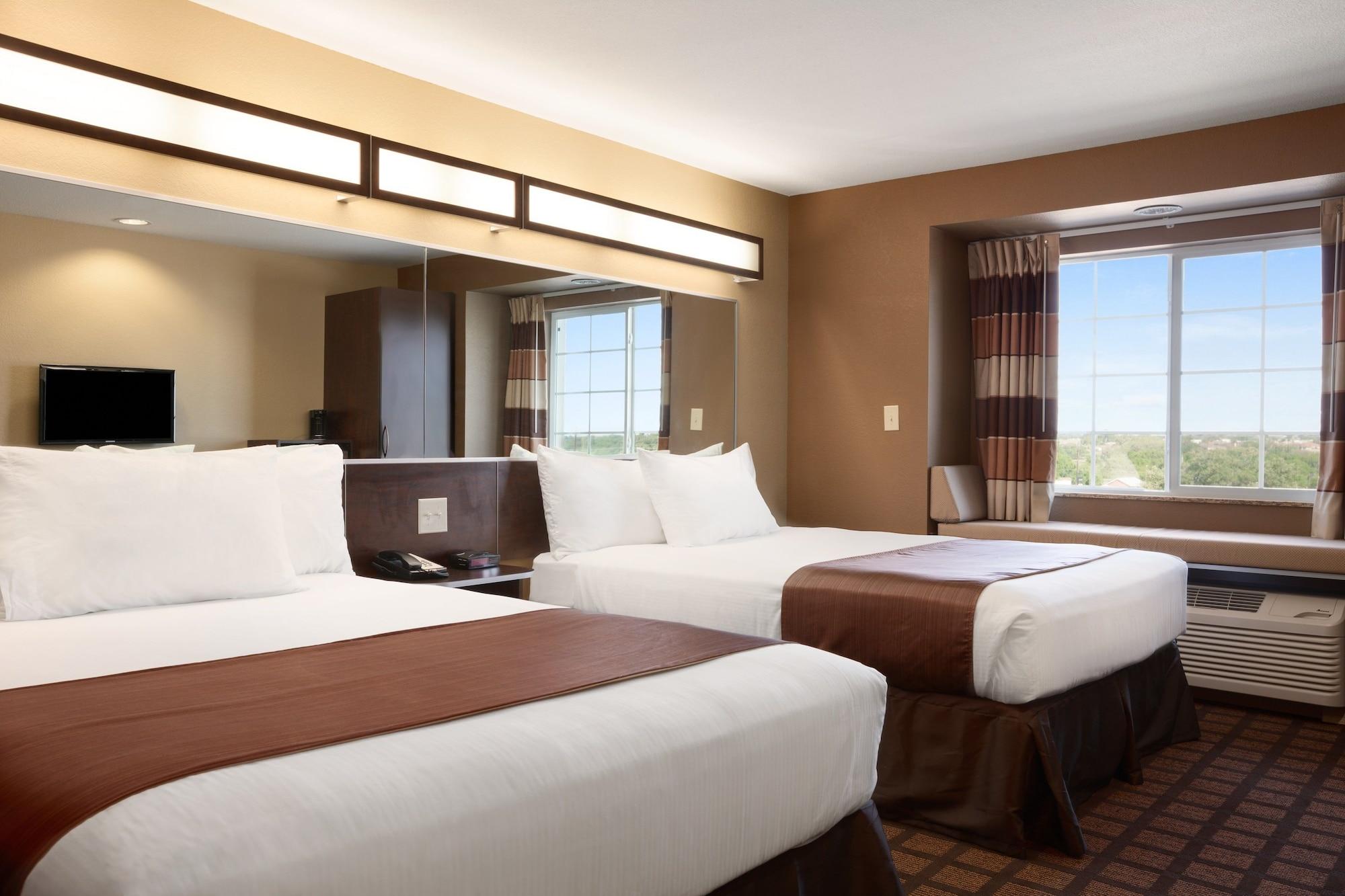Microtel Inn & Suites Kenedy Exterior photo