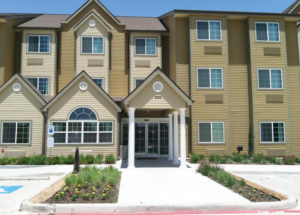 Microtel Inn & Suites Kenedy Exterior photo