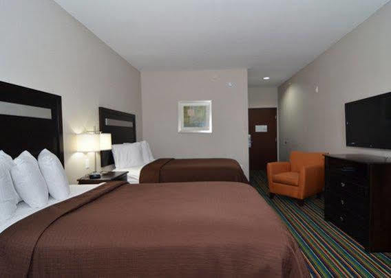 Microtel Inn & Suites Kenedy Exterior photo