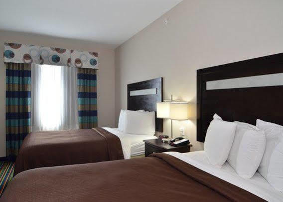 Microtel Inn & Suites Kenedy Exterior photo
